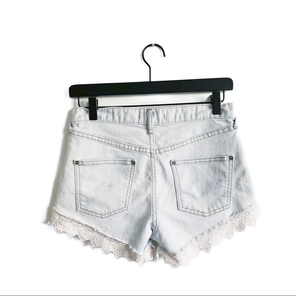 Free People Railroad Stripe Lace Trim Boho Shorts Size 24 - Picture 3 of 5